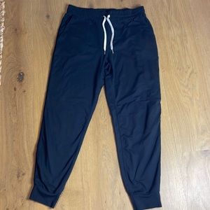 Vuori. Joggers. Size small
